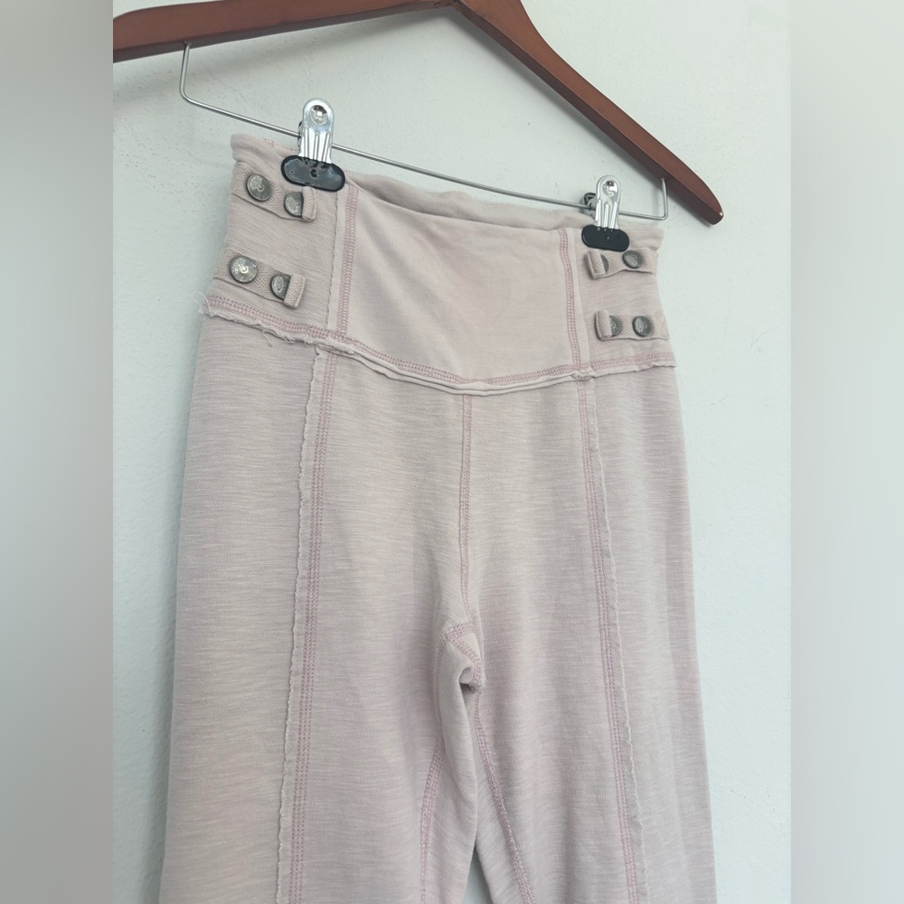 FREE PEOPLE MOVEMENT MUTED PINK BOHEMIAN STYLE LEGGING PANTS SZ SMALL - Picture 3 of 10